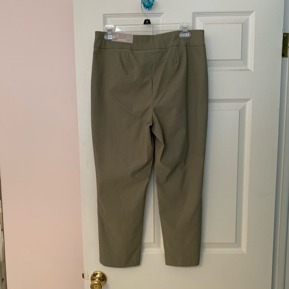 NWT Chicos So Slimming Pants - Picture 3 of 8